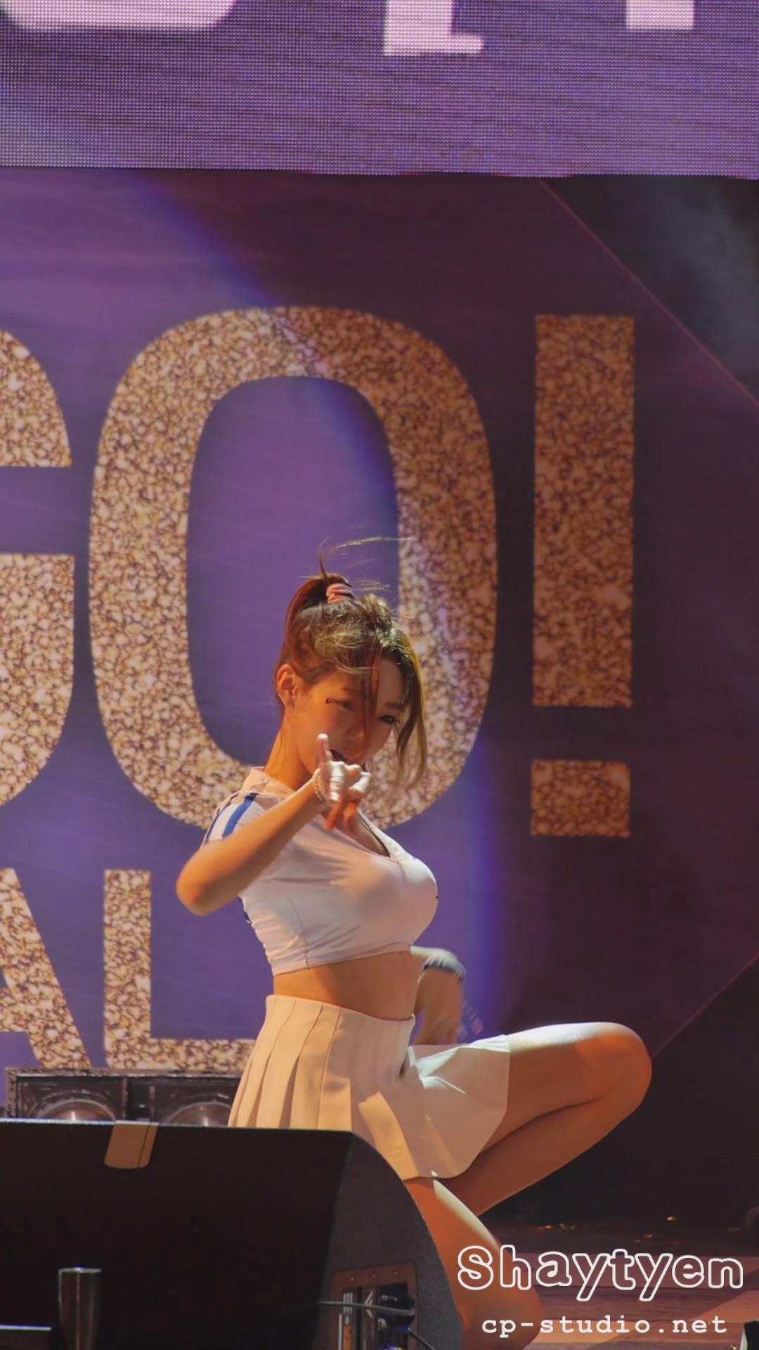 A329X11JvF.jpg